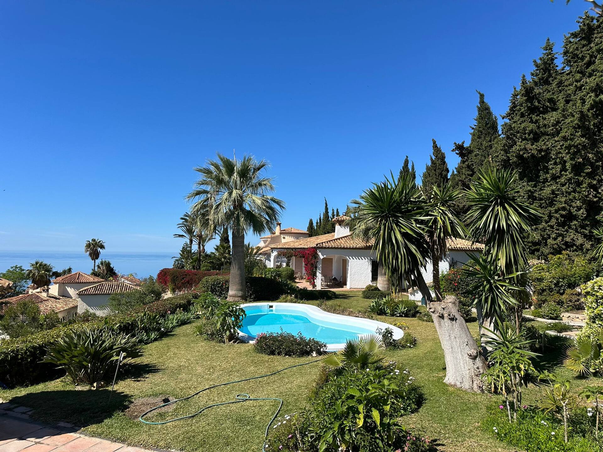 Villa 'Tropical Dream' met Grote Tuin, Uitzicht op Zee, Verwarmd Privézwembad & Wi-Fi