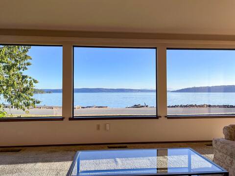 Waterfront w/ Water and Island Views, Deck & Yard