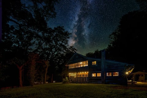 Bean Cabin · Historic 3 BR Cabin near Caddo River