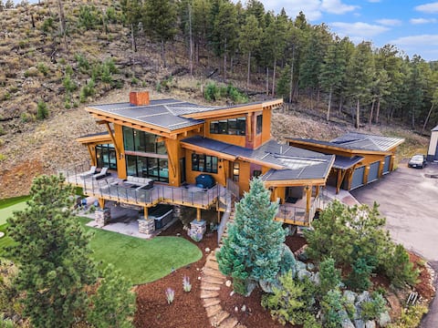 The Bailey Lodge • Private • Hot Tub • Patio+Views
