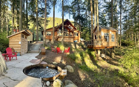 Lakeside Cabin in the Trees with Views & a Hot Tub