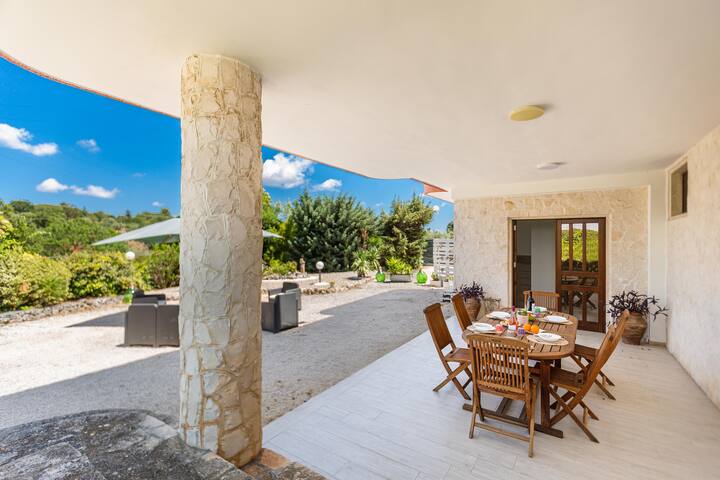 Villa Il Tulipano Verde by BarbarHouse