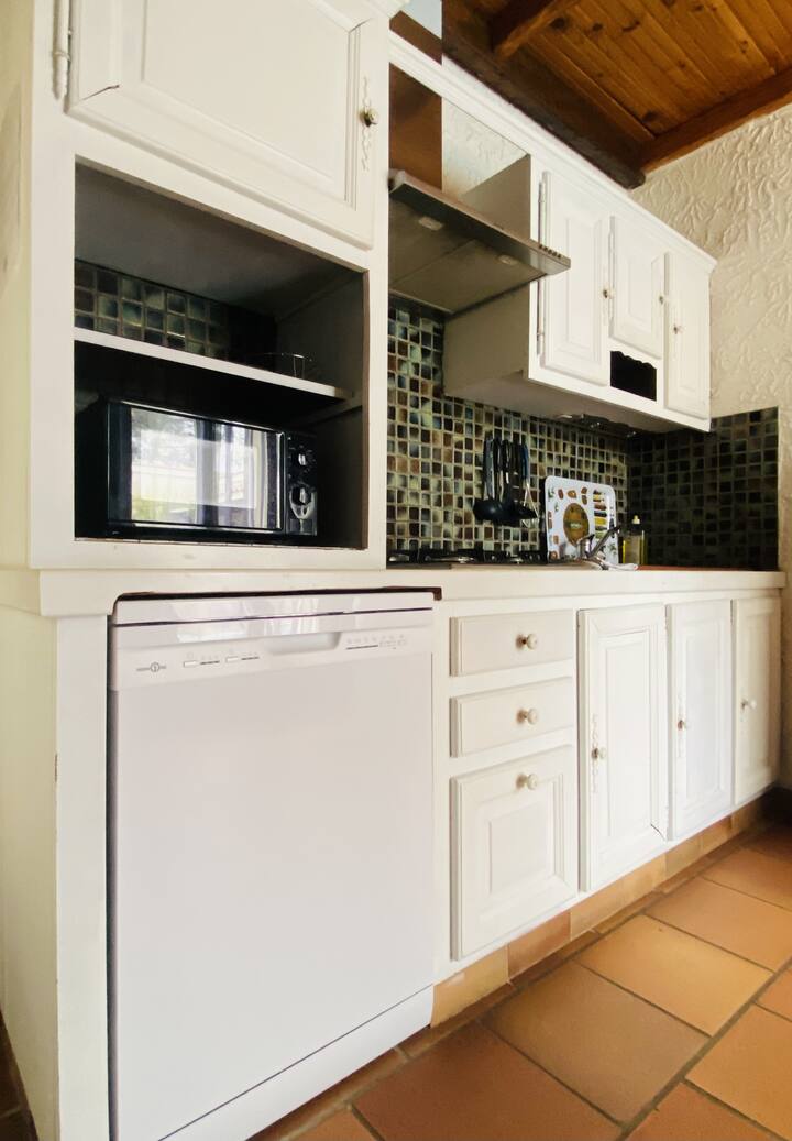Appartement Avec Vue Sur Piscine Et Accès Spa - La Crau