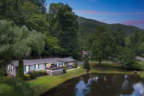 Popular Airbnb listing: Twin Ponds Retreats in Dillsboro