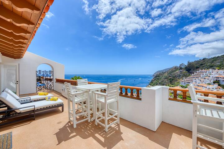 H1784: Remodeled 2B|2B Villa W/ Sweeping Views gallery image 3