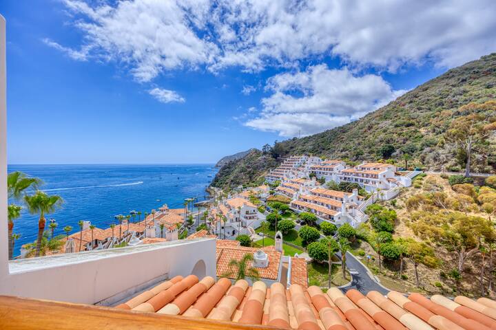 H1784: Remodeled 2B|2B Villa W/ Sweeping Views gallery image 2