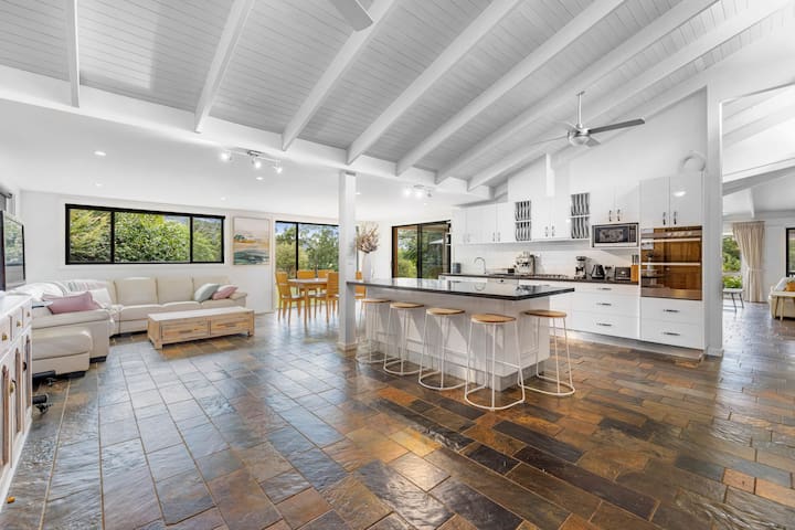 Spacious Farmstay 12 Min to Coffs – Pool & Creek