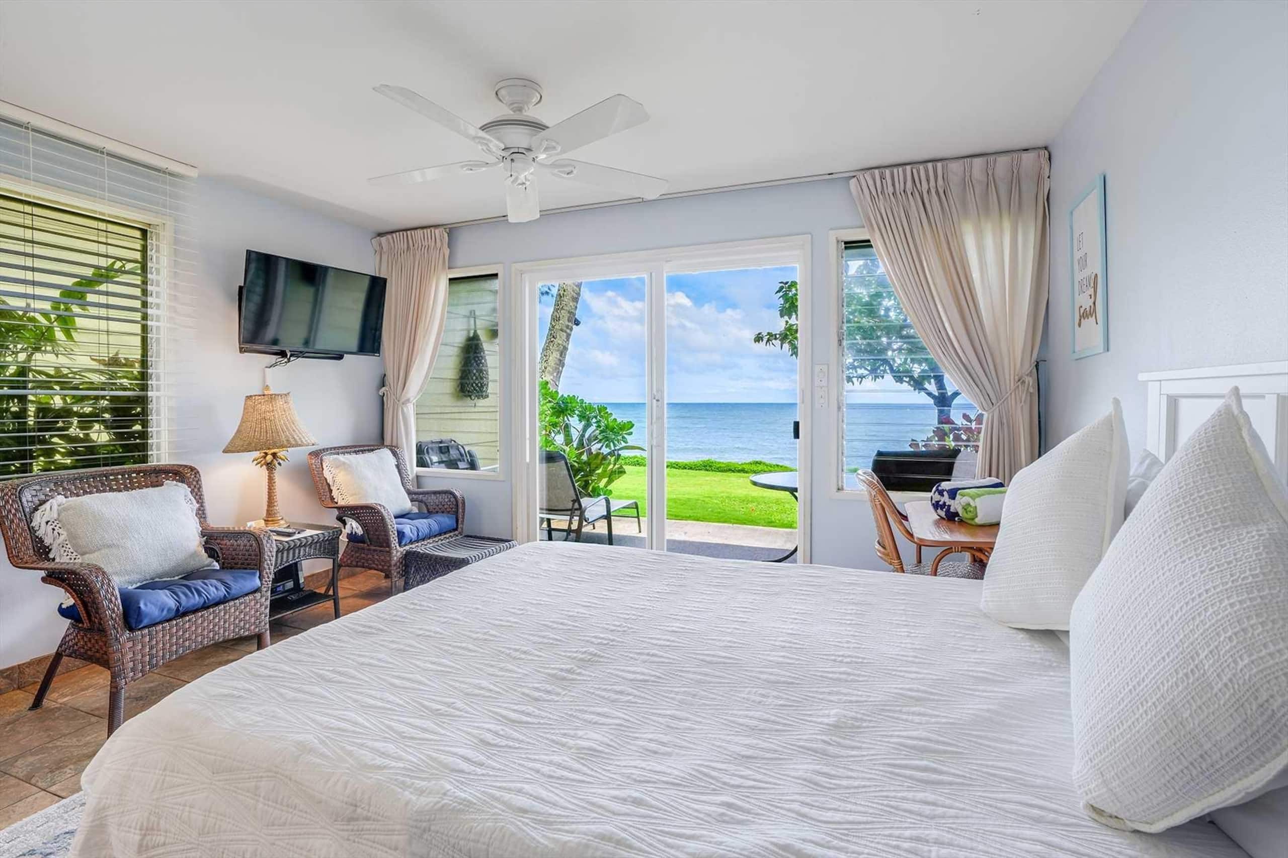 Kapaa Sands  Unit 10 Direct Oceanfront Studio - Photo 9