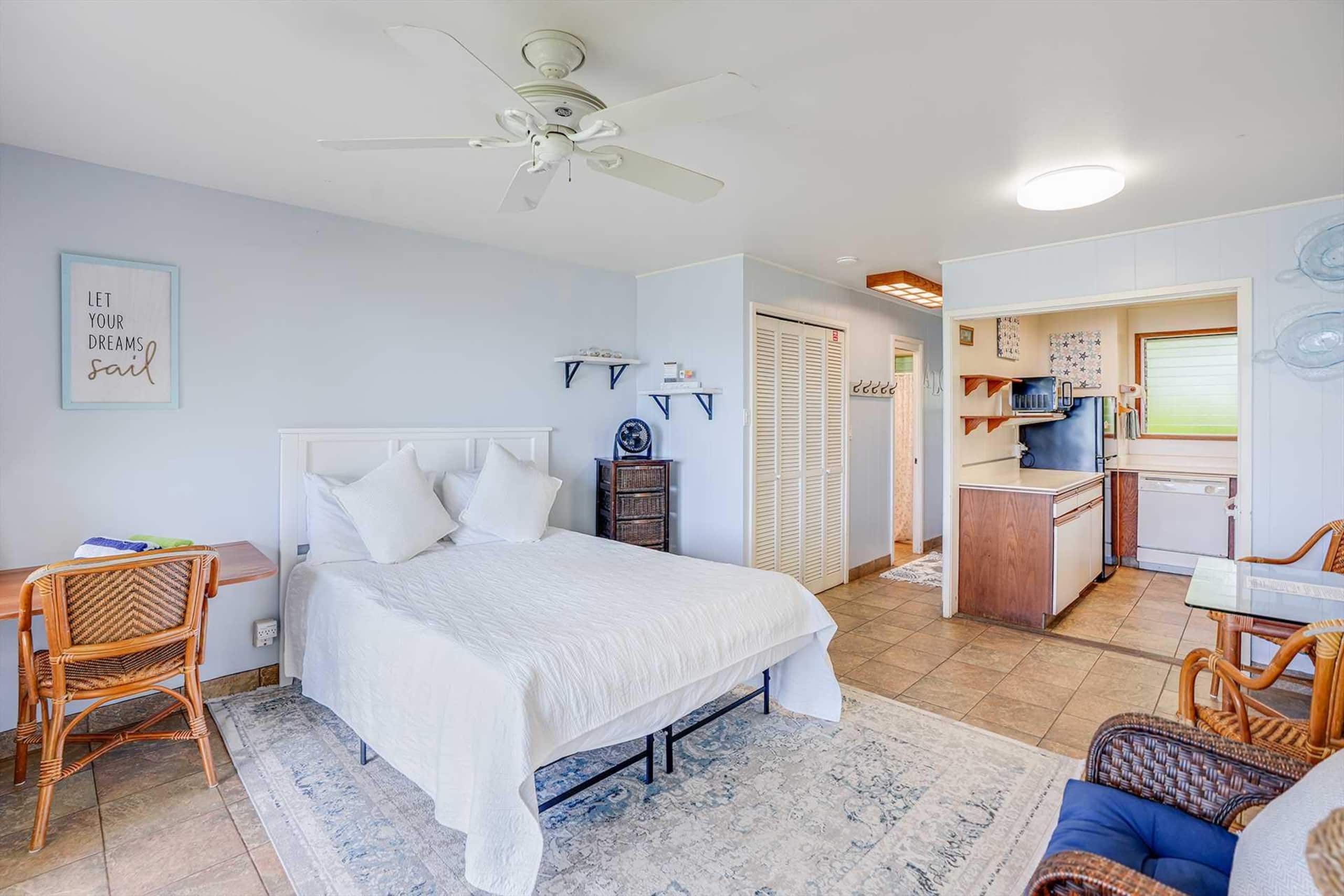 Kapaa Sands  Unit 10 Direct Oceanfront Studio - Photo 6