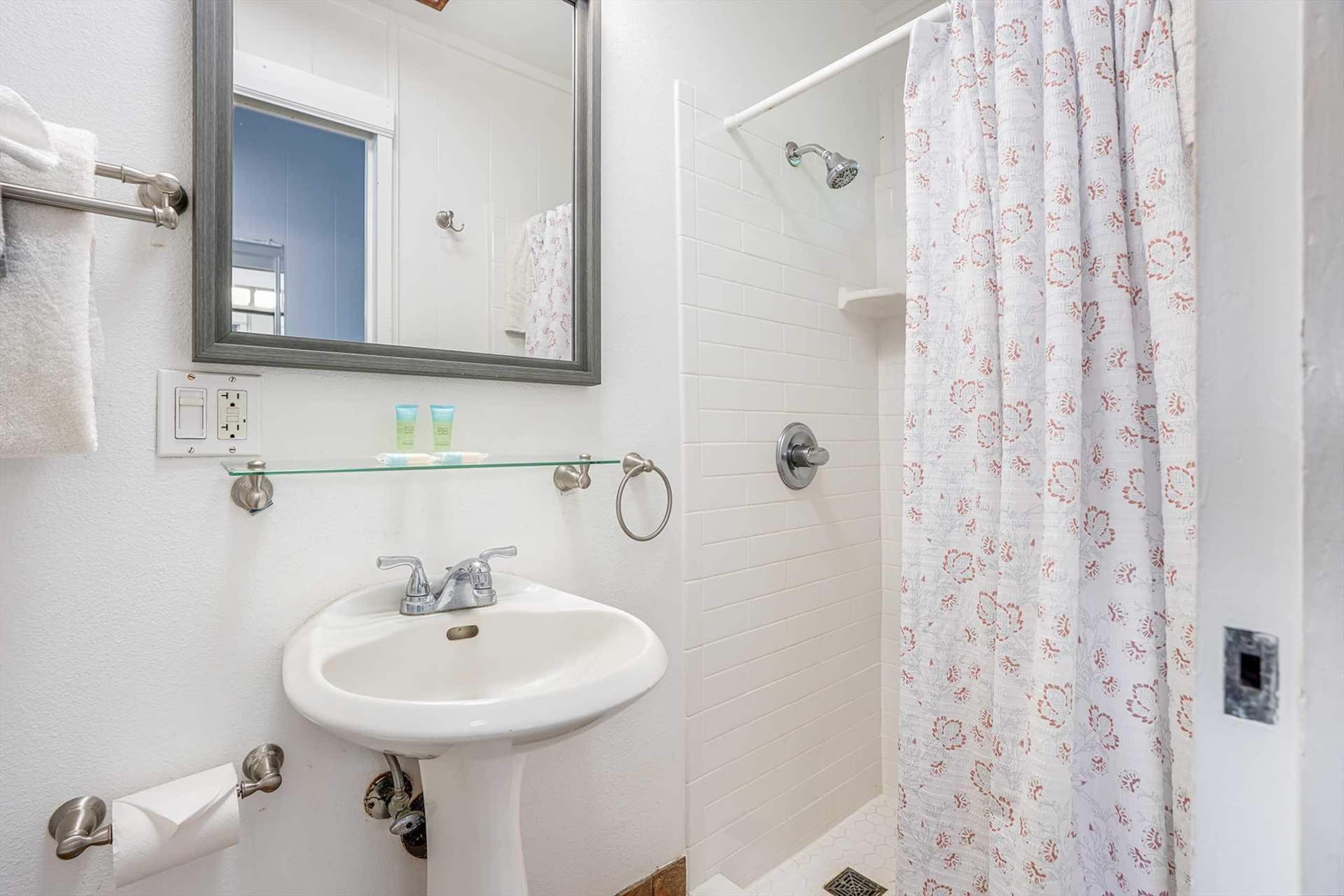 Kapaa Sands  Unit 10 Direct Oceanfront Studio - Photo 15