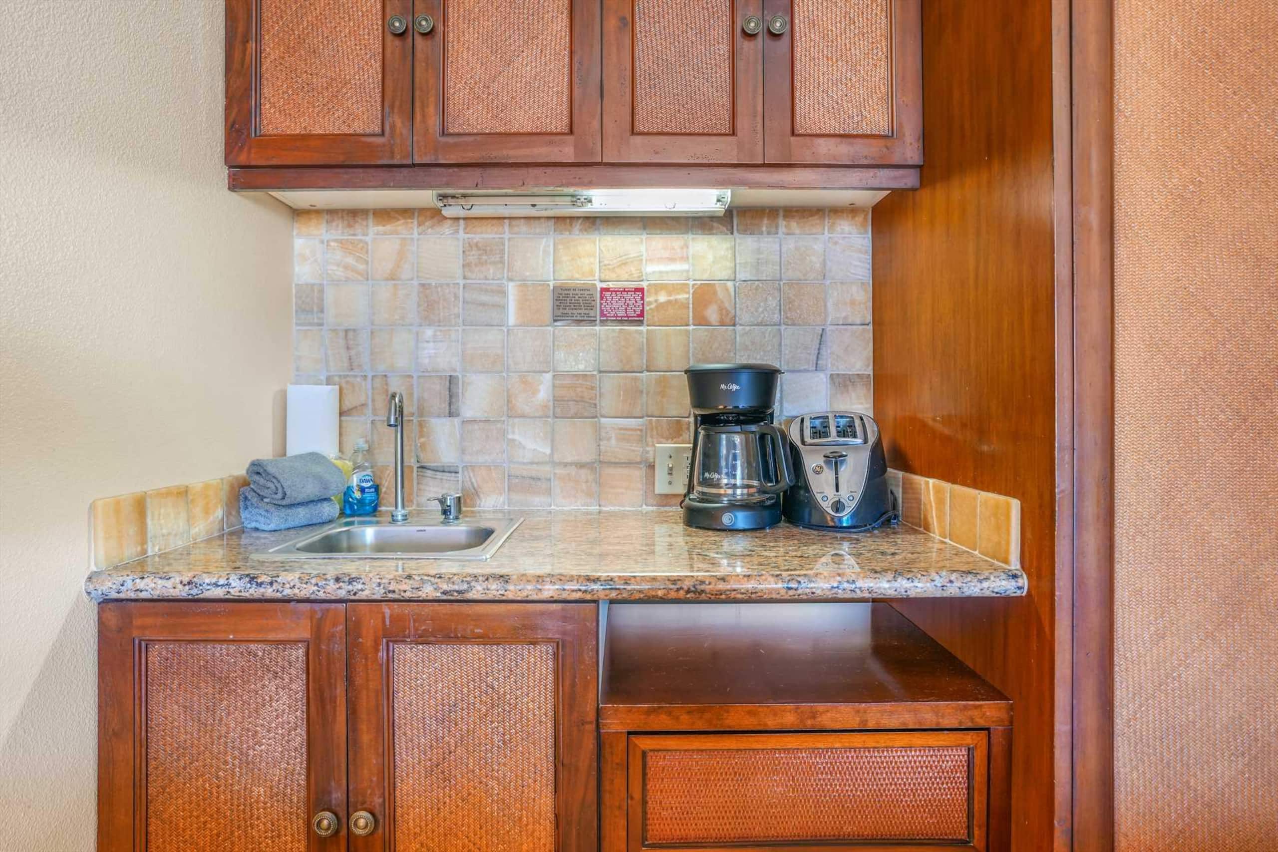 Gorgeous Ocean View Studio | Steps Away From Beach - Photo 14