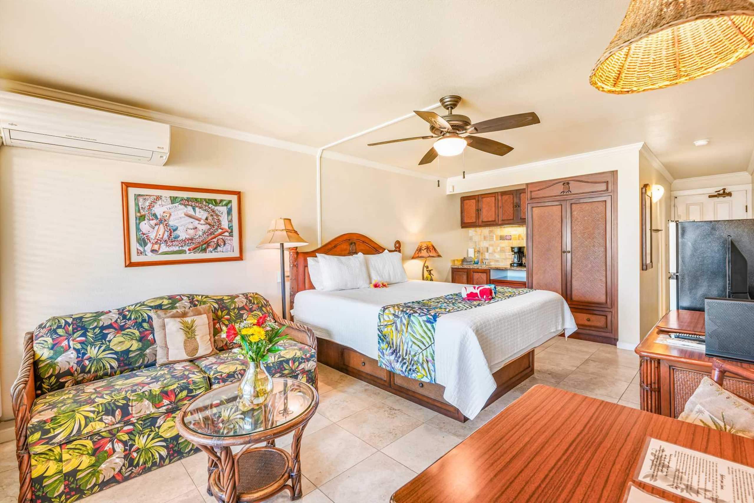 Gorgeous Ocean View Studio | Steps Away From Beach - Photo 8