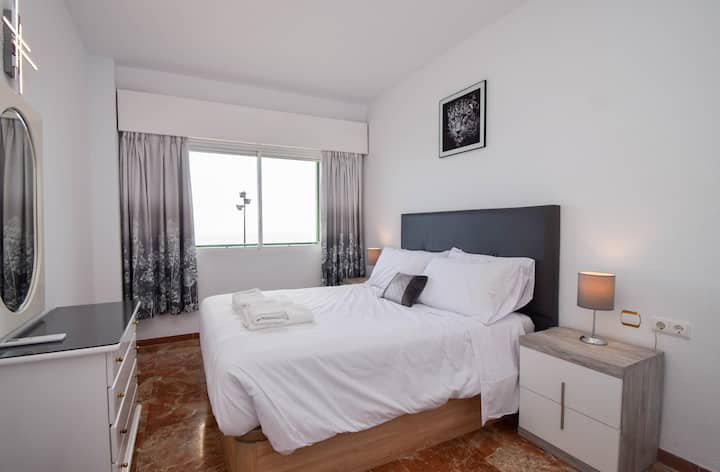 Ref:259 Beachfront Apartment In Carvajal With Pool - Fuengirola