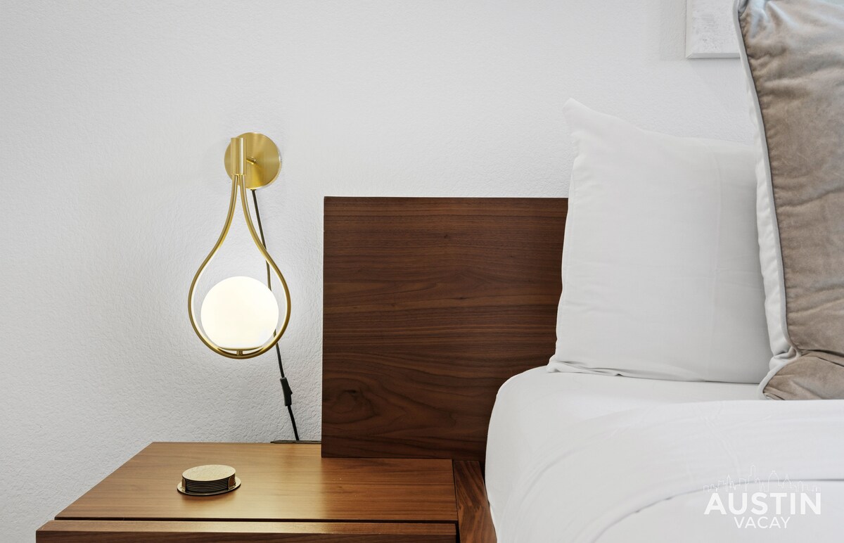 Insta-Ready Apartment in Barton Hills w/ King Bed