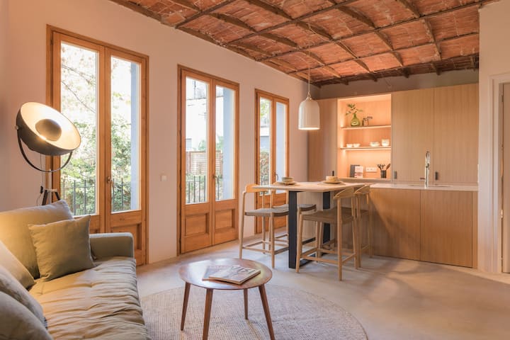 City Oasis. Garden View Apartments In Old Town. - Girona