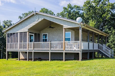 Cozy, Romantic, River & Trail Access, Great Views