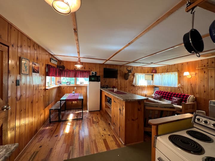 Mountain Therapy (Access To Moosehead Lake!) - Greenville, ME