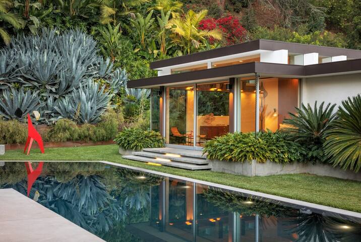 Loma Vista Modern gallery image 4