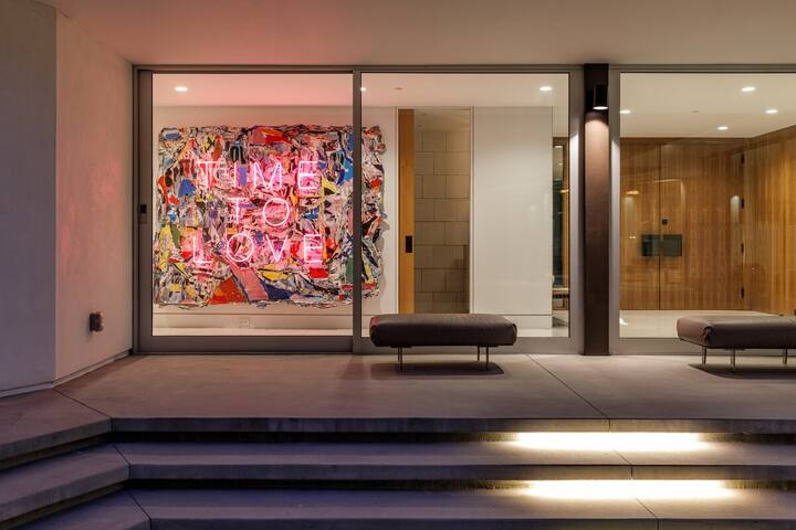 Loma Vista Modern gallery image 5