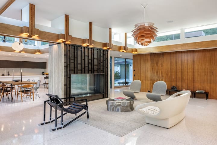 Loma Vista Modern gallery image 2