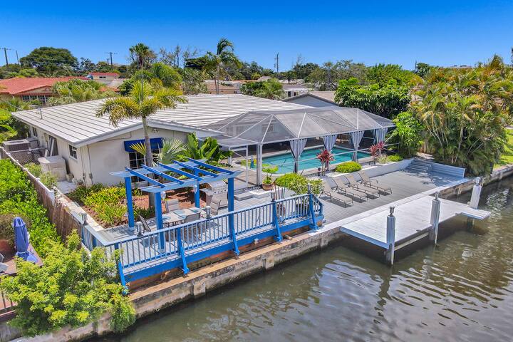 Heated Pool~Waterfront 4BD Villa~Deck~BBQ gallery image 2