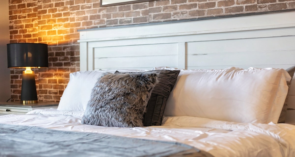 Kitanda aina ya Queen: Starehe ya kifahari yenye kitanda cha ukubwa wa malkia