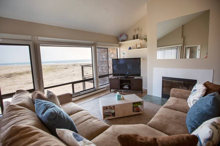 Pelican 70 gallery image 2