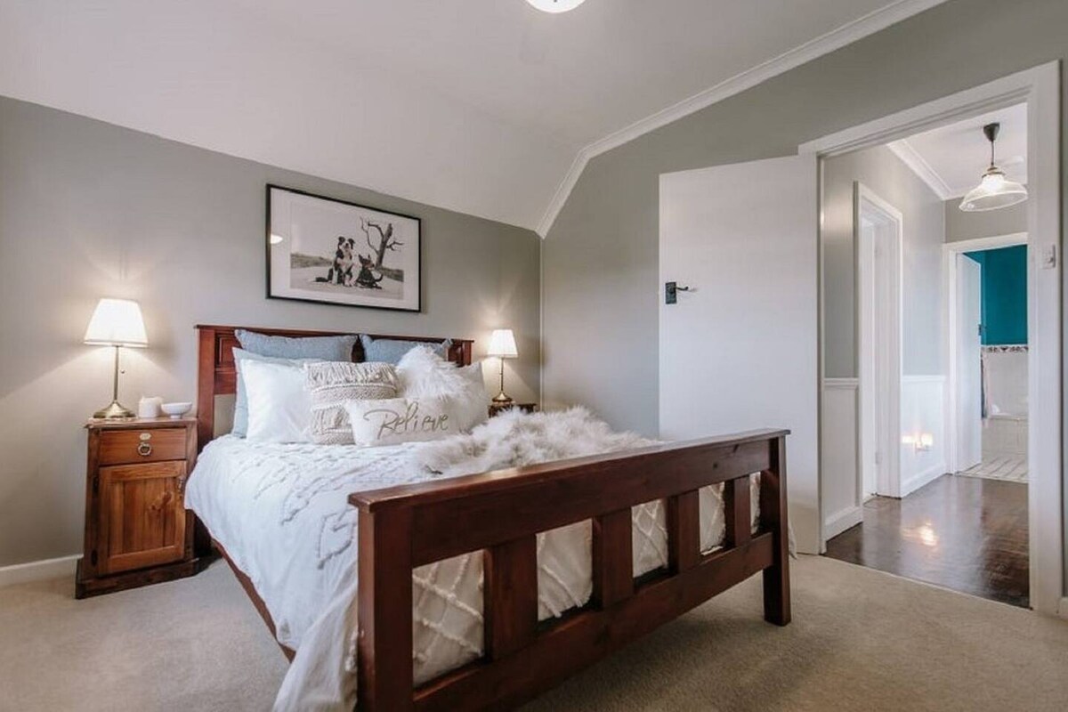 Shtroja dhe peshqirë cilësorë të freskët që ofrojnë një qëndrim pa stres.