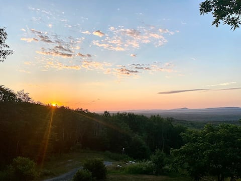 Liberty Lodge: Mountain View Log Cabin!