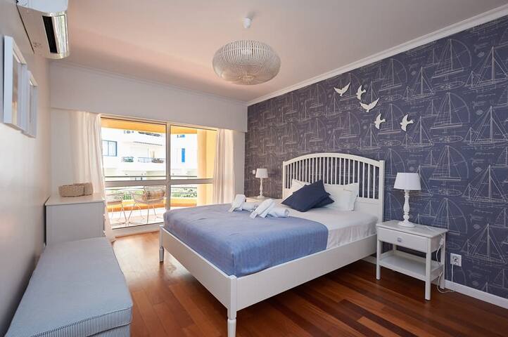 Oceanario Apartment by Portugal Portfolio gallery image 2