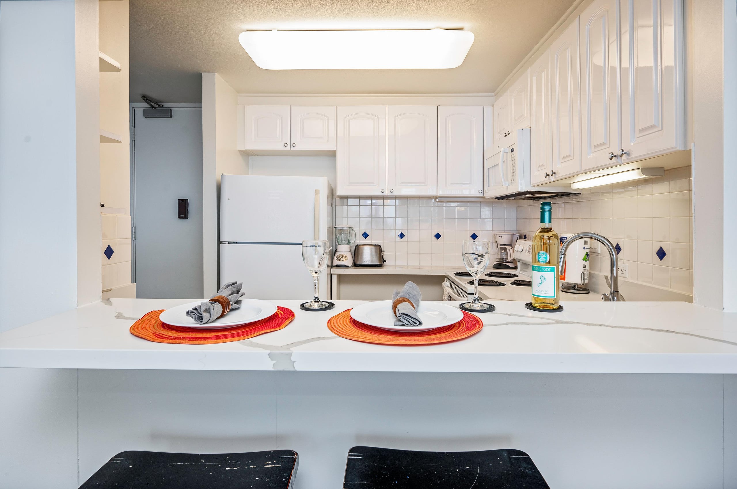 Condo in Honolulu · ★4.74 · 1 bedroom · 2 beds · 1 bath - Image 12