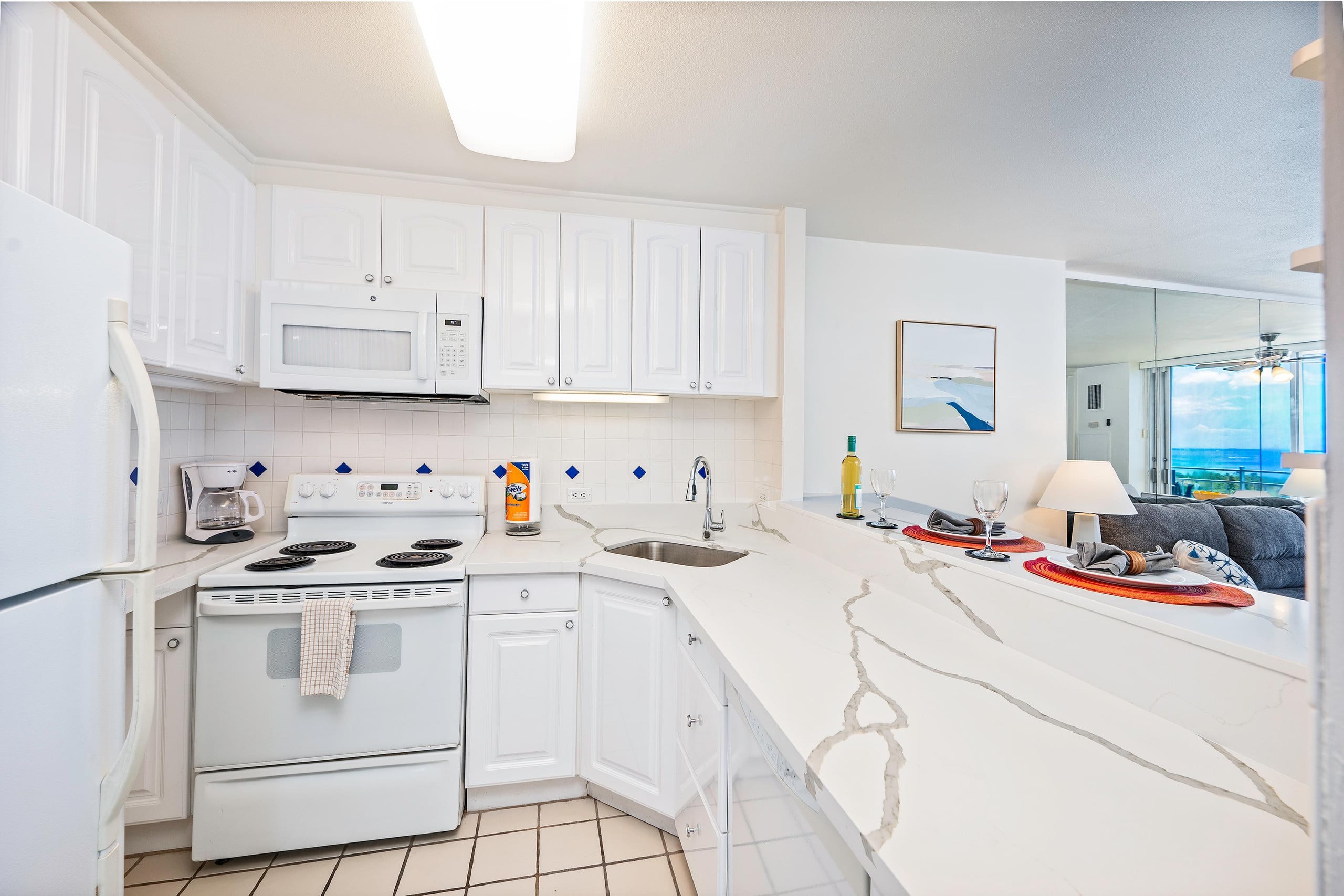 Condo in Honolulu · ★4.74 · 1 bedroom · 2 beds · 1 bath - Image 11