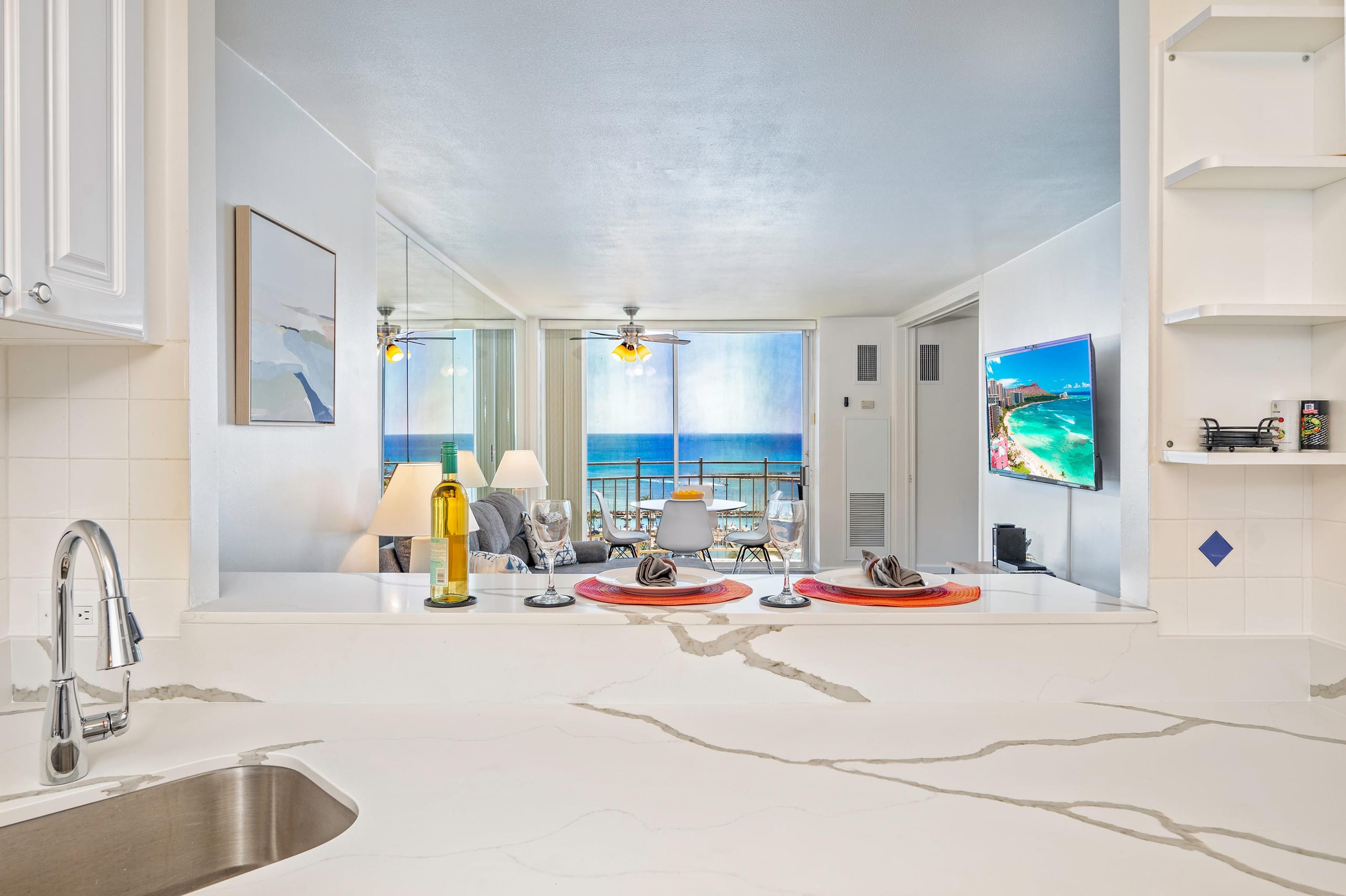 Condo in Honolulu · ★4.74 · 1 bedroom · 2 beds · 1 bath - Image 10
