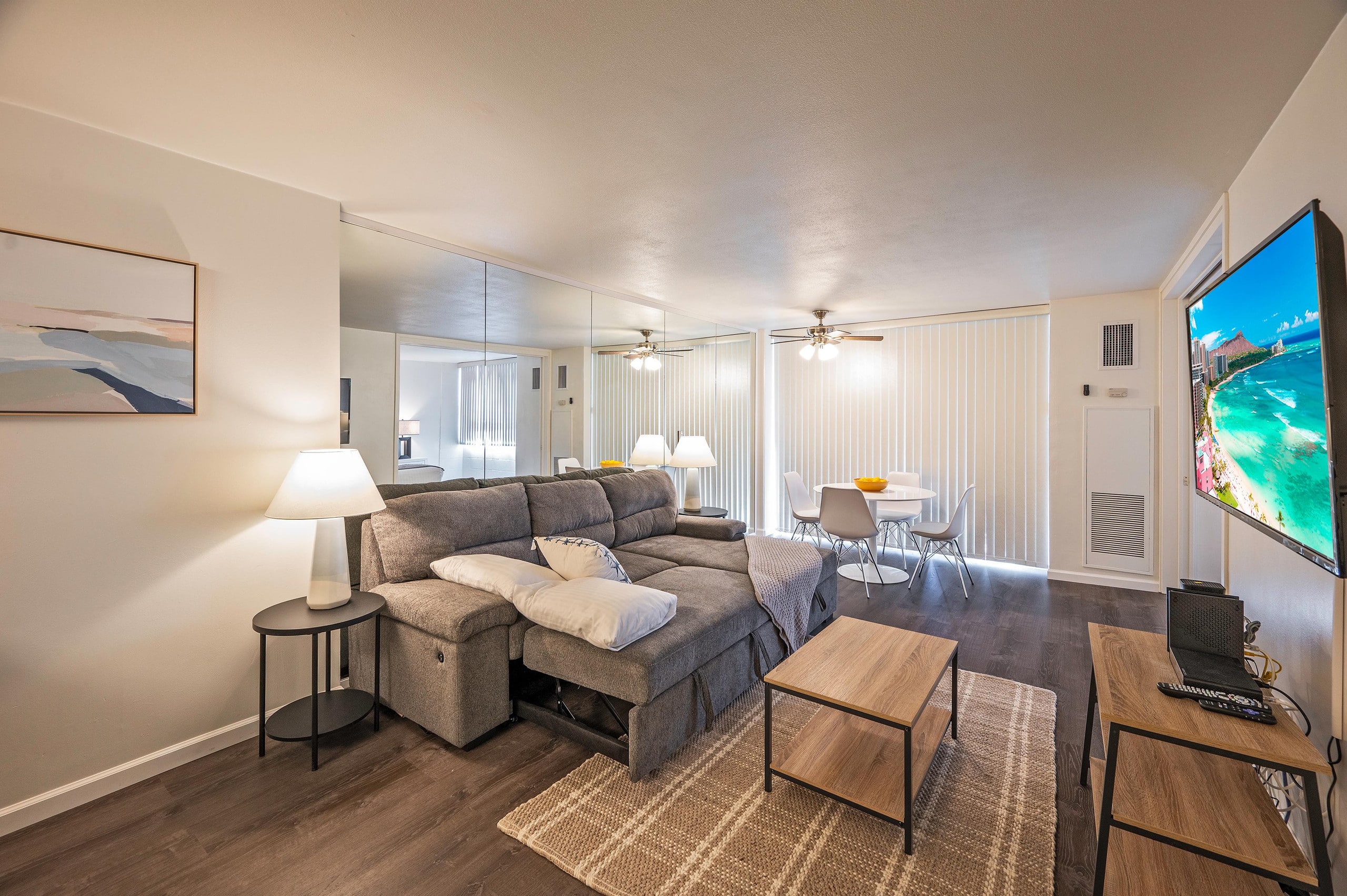 Condo in Honolulu · ★4.74 · 1 bedroom · 2 beds · 1 bath - Image 7