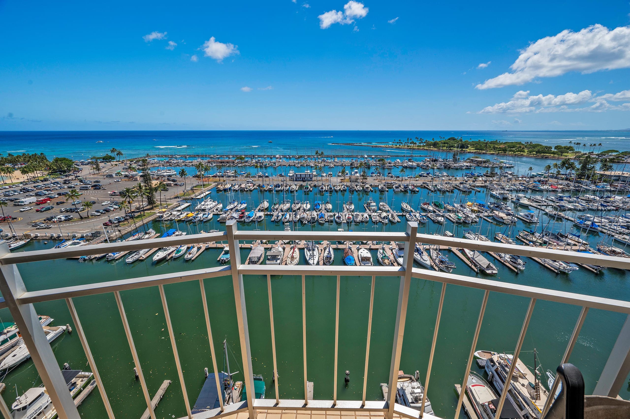 Condo in Honolulu · ★4.74 · 1 bedroom · 2 beds · 1 bath - Image 19