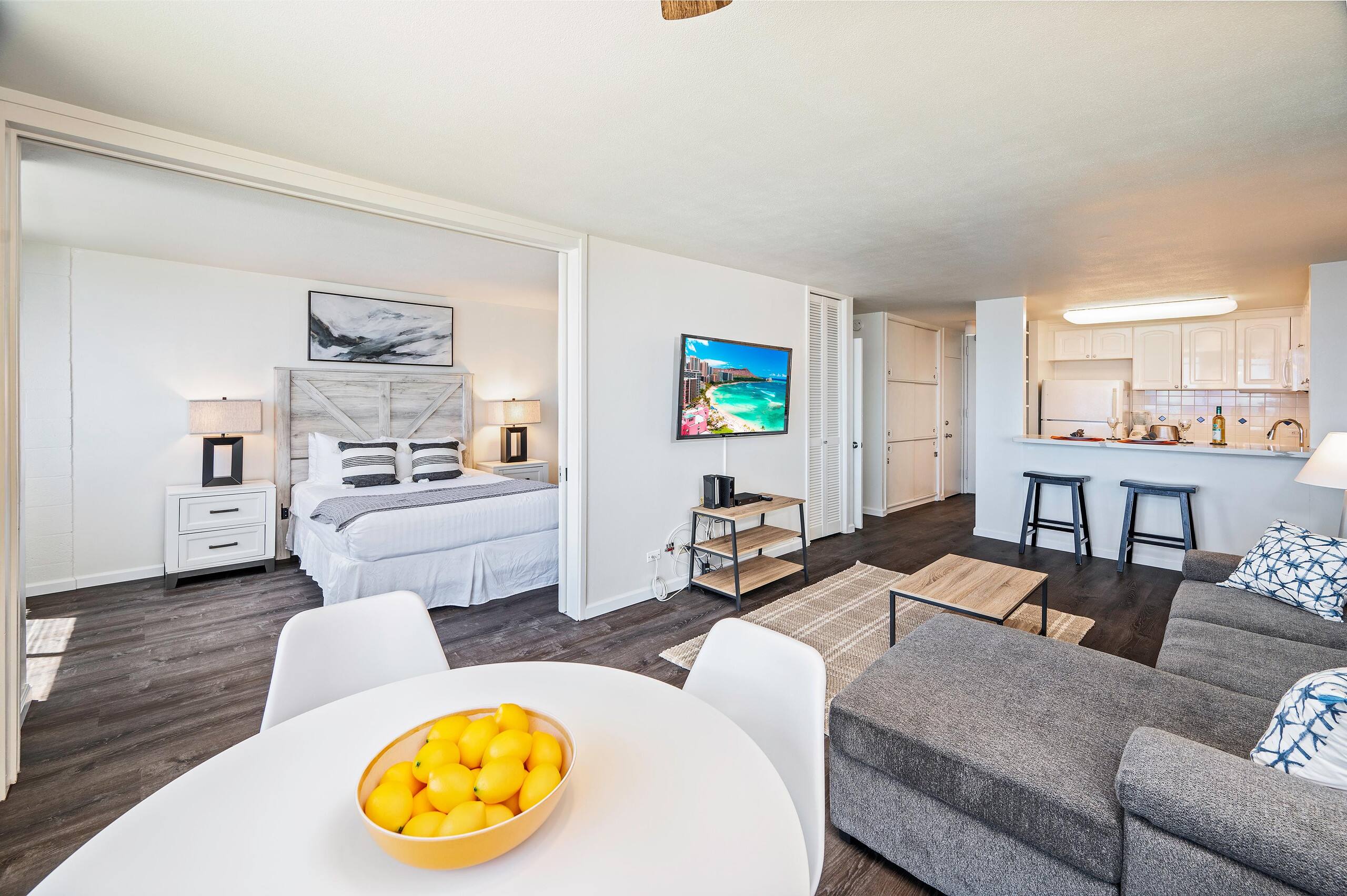 Condo in Honolulu · ★4.74 · 1 bedroom · 2 beds · 1 bath - Image 8