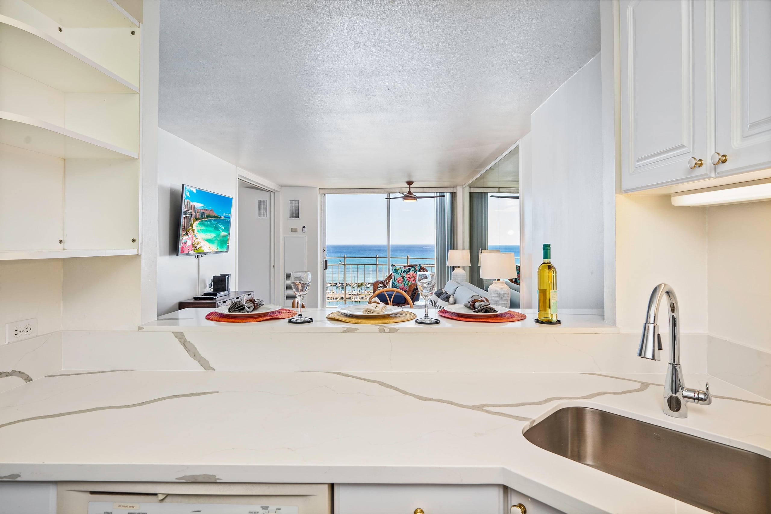 Condo in Honolulu · ★4.74 · 1 bedroom · 1 bed · 1 bath - Image 10