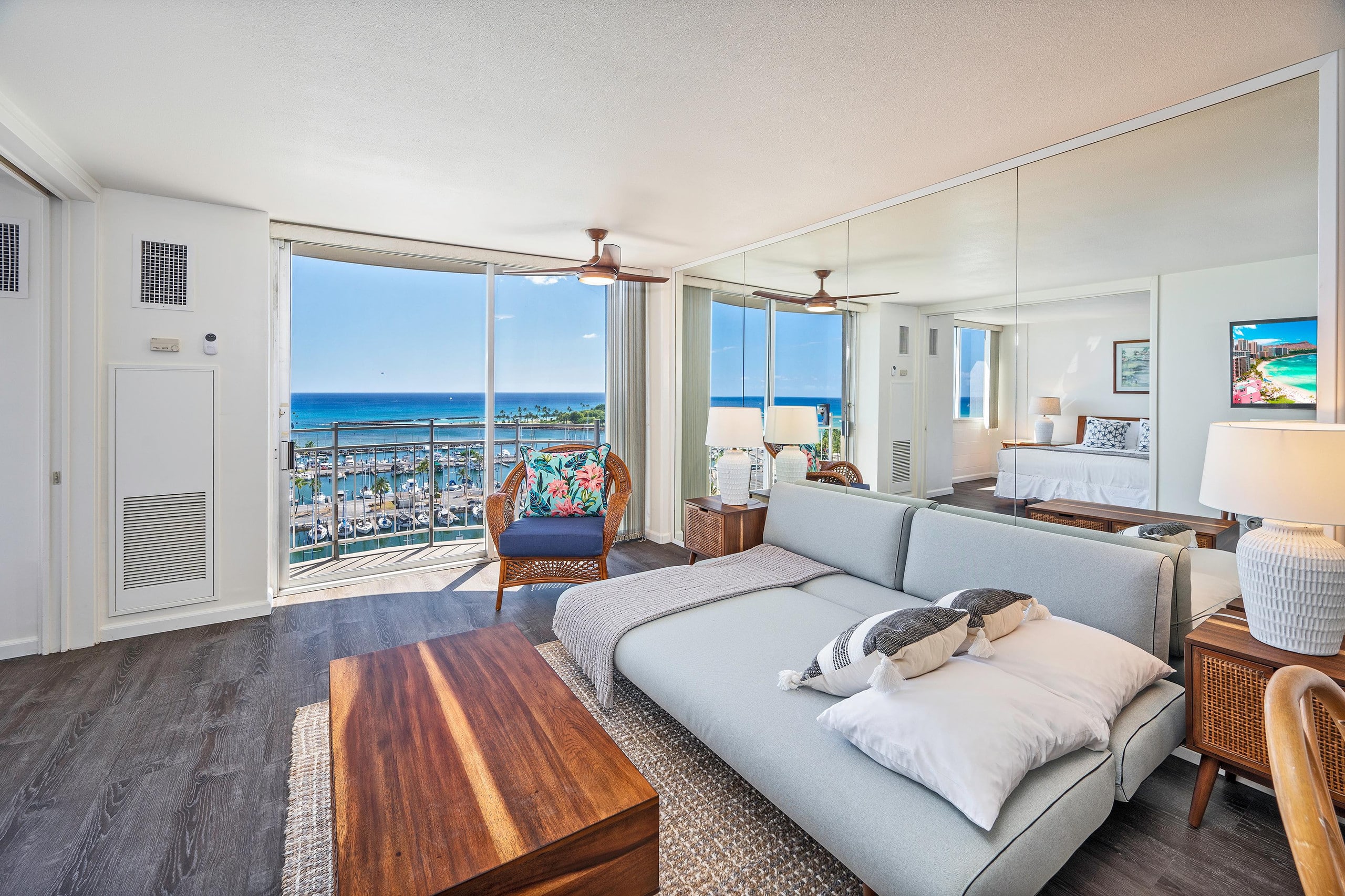 Condo in Honolulu · ★4.74 · 1 bedroom · 1 bed · 1 bath - Image 4