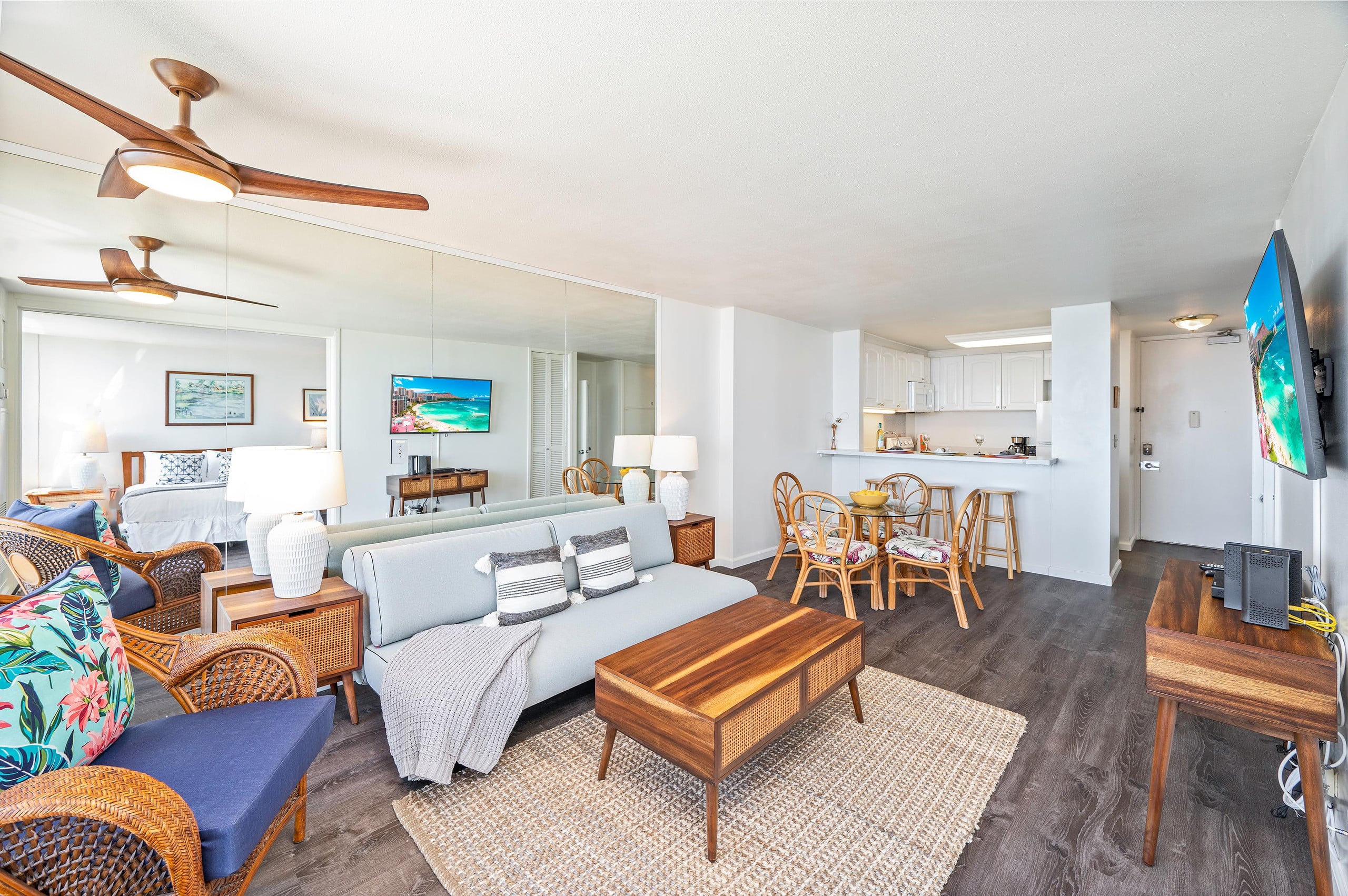 Condo in Honolulu · ★4.74 · 1 bedroom · 1 bed · 1 bath - Image 2