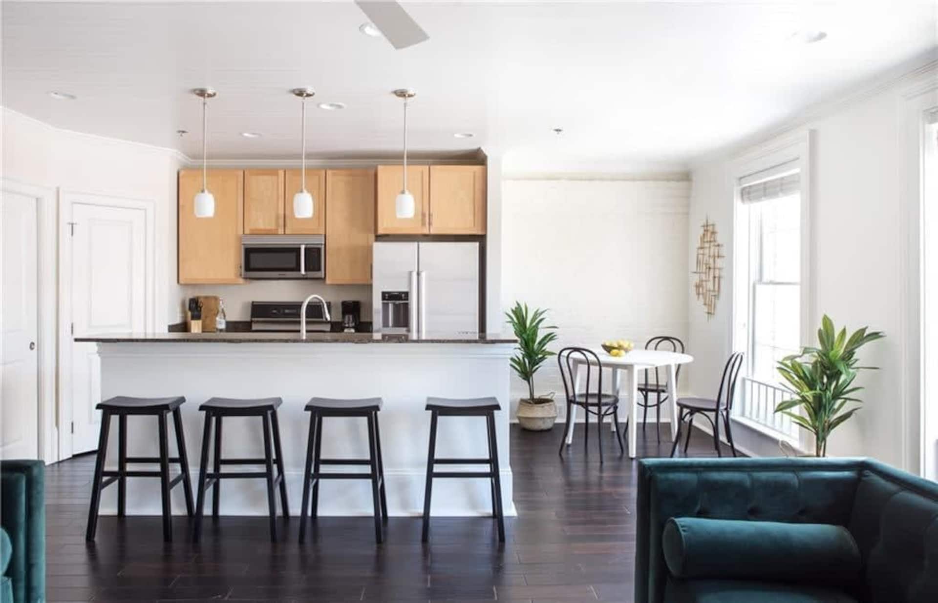 Alluring Upscale Chic Downtown Condo