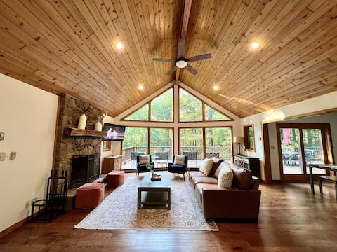 Game room + EV Charger + 2 mins to Slopes