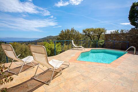 House Pool Sea View