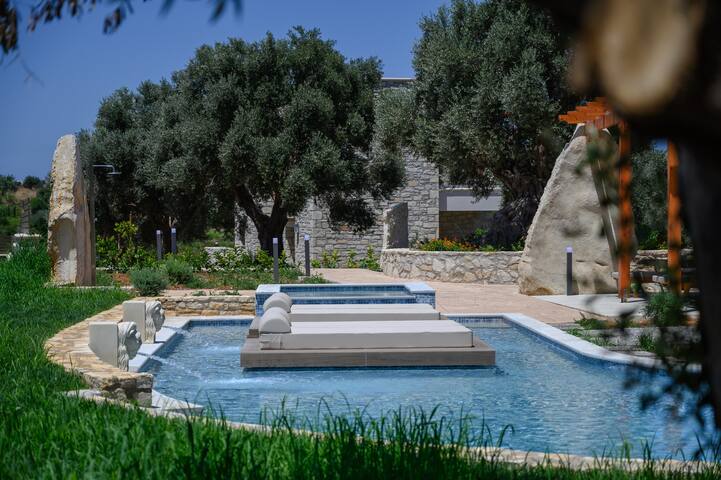 Rosemary villa,Huge private pool,Garden,Near beach gallery image 4