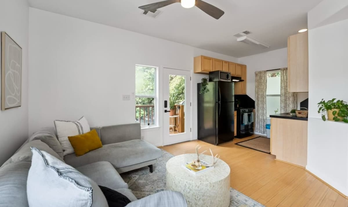 Walk to UTexas + ATX Events w Patio + Fenced Space