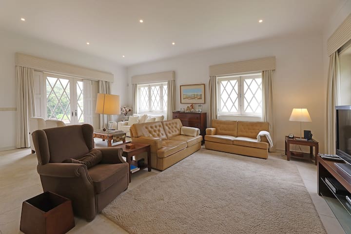 FLH Porto Golf & Beach front House with Pool