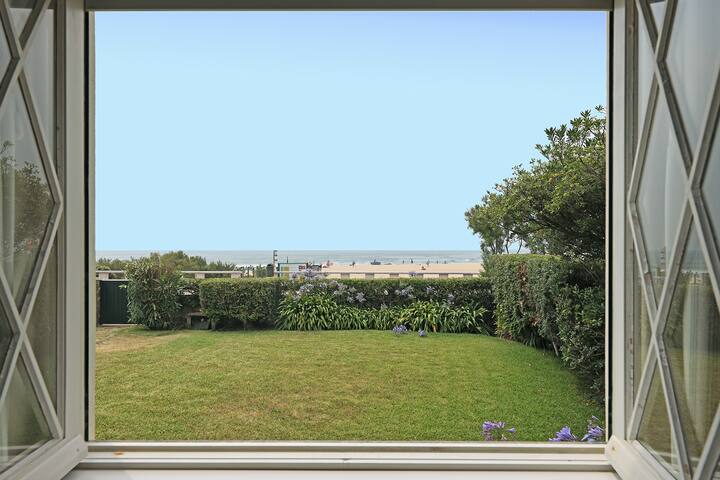 FLH Porto Golf & Beach front House with Pool gallery image 5