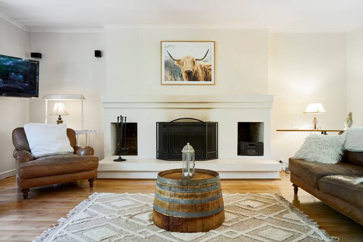 Windmill lodge: Private rainforest with river gallery image 2