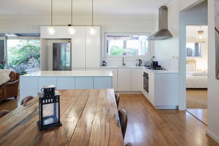 Windmill lodge: Private rainforest with river gallery image 4