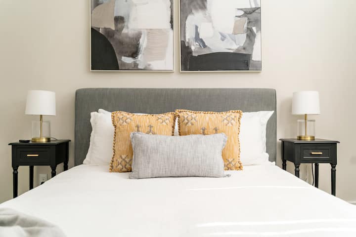 Уютна спалня за гости 2