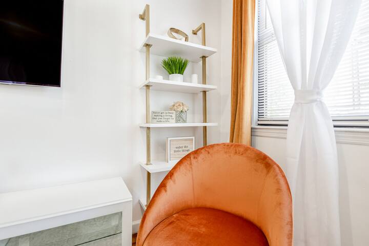 The Brooklyn Haven 6BR|2 Ba | Free Parking gallery image 5